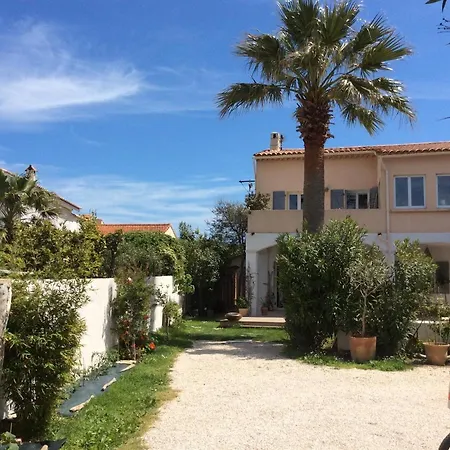 Studio Sur Le Port Avec Patio شقة